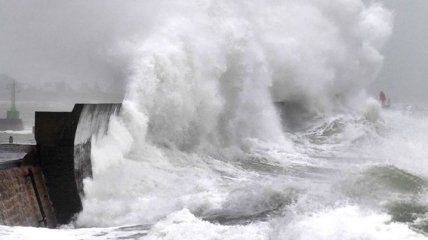 Смертельный шторм в Европе забрал уже восемь жизней