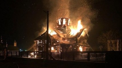 На Закарпатье горела церковь: подробности случившегося (Фото)