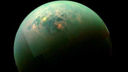 На одной из сторон Титана заметили следы дождей