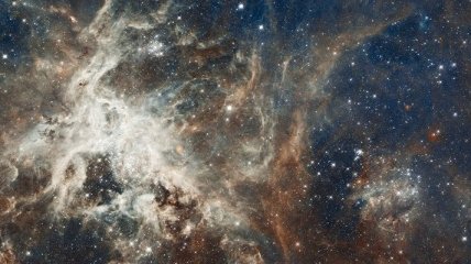 NASA показало последствия столкновения галактик