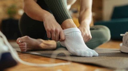Білі шкарпетки брудняться швидше, ніж шкарпетки інших кольорів