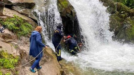 Хотів зробити селфі: спливли деталі загибелі шестикласника під час екскурсії на Львівщині