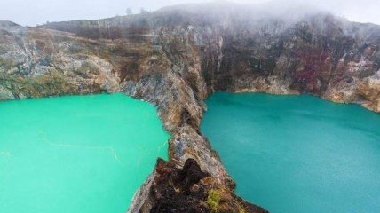 Ученые рассказали об уникальных озерах-хамелеонах в Индонезии