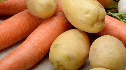 Картопля та морква – інгредієнти для багатьох страв