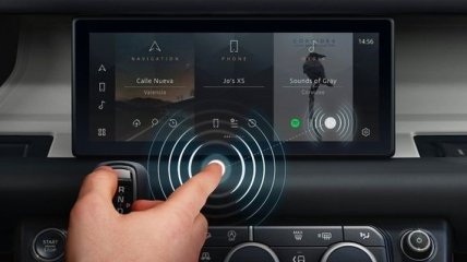 Jaguar Land Rover показал бесконтактный сенсорный дисплей