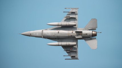 F-16