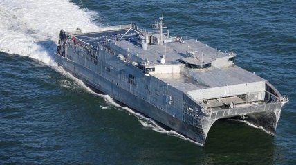 США наращивают силы в Черном море: USNS Yuma уже в Босфоре