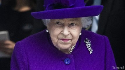 Королева Елизавета II вновь обратилась к британцам (Видео)