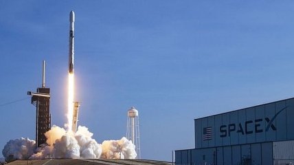 SpaceX поделилась необычным роликом запуска и приземления Falcon 9 (Видео)
