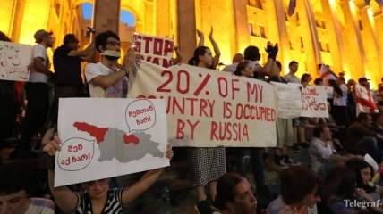 К протестующим в Грузии присоединился экс-президент страны