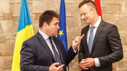 Сиярто: Украина лишает венгерское меньшинство его права на двойное гражданство