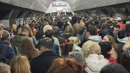 Метро в Киеве не будет работать до конца дня: что происходит на станциях