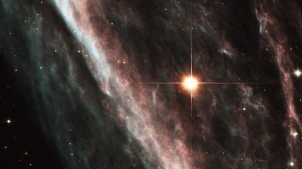 Американские ученые зафиксировали взрыв уникальной сверхновой LSQ14fmg (Фото)