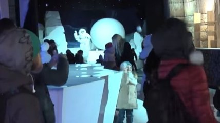 В Киеве открыли огромный парк зимних развлечений (Видео)