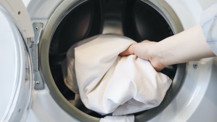 Чому підковдра "з’їдає" речі при пранні і що з цим робити