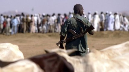 Боевики напали на лагерь беженцев в Дарфуре, погиб один миротворец