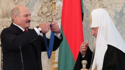Лукашенко наградил патриарха Кирилла орденом Дружбы народов