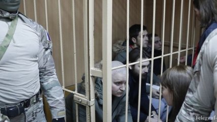 Полозов: Мосгорсуд оставил под стражей всех военнопленных моряков до конца июля 