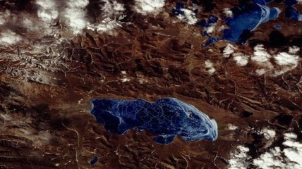 Ученые выяснили, как формируются озера в космосе