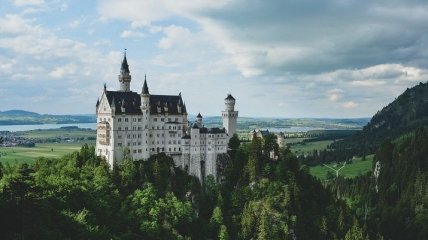 Размер имеет значение: топ-5 самых больших замков в мире