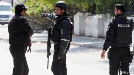 Власти Туниса подтверждают гибель 8 человек в ходе захвата заложников