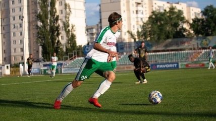 Украинский футболист забил пушечный гол с 40 метров (видео)