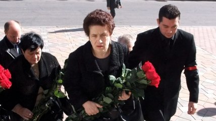 Жена Януковича попрощалась с Марком Бровуном (Фото)