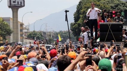Лидер оппозиции Гуайдо сообщил о смерти двух демонстрантов в Венесуэле