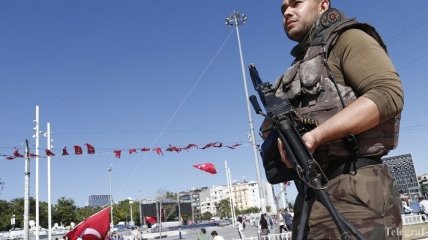 Суд в Стамбуле оставил под стражей 36 солдат, арестованных за попытку госпереворота