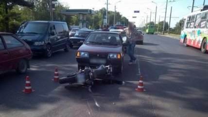 ДТП в Донецкой области: мотоциклист сбил ребенка и врезался в легковушку