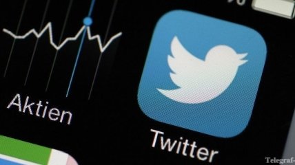 Акции "Твиттер" упали на 24%
