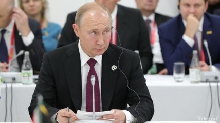 Путин может остаться у власти на посту премьера с “расширенными полномочиями”