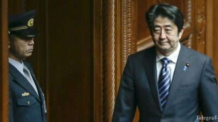 Премьер-министр Японии расформировал правительство страны