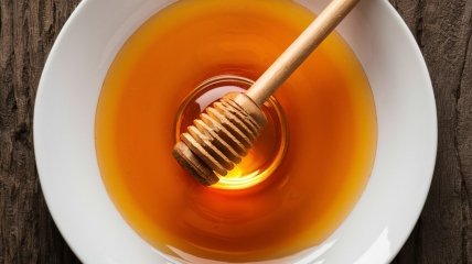 Мед з кульбаби має неймовірний смак (зображення створено за допомогою ШІ)