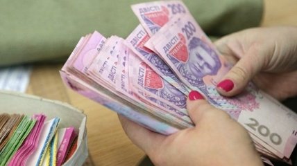 Зеленський ініціює підвищення мінімальної зарплати до 5 тис. гривень
