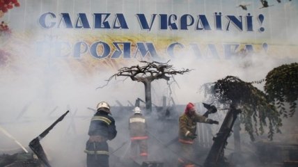 Баррикады на Майдане расчищают более 100 единиц техники 