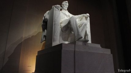 В США 15 апреля провозглашено Днем памяти Авраама Линкольна