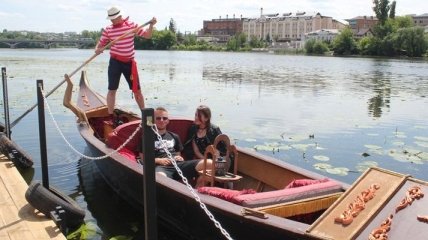 Почти Венеция: в Виннице можно покататься на гондоле (Видео)