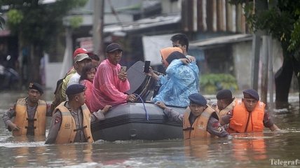Джакарту накрыло самое смертоносное наводнение (Фото)
