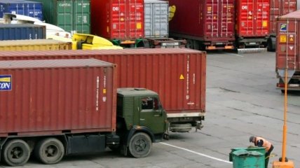 Транспортные предприятия Украины сократили перевозку грузов