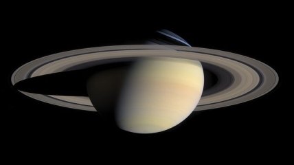Телескоп Hubble смог заснять невероятные кадры северного сияния Сатурна