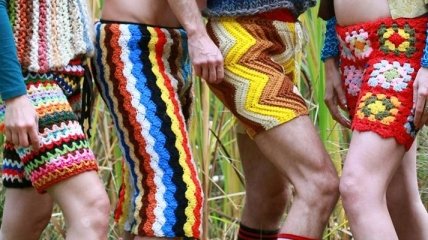 Новая мужская мода: вязаные крючком разноцветные шорты и брюки (Фото) 