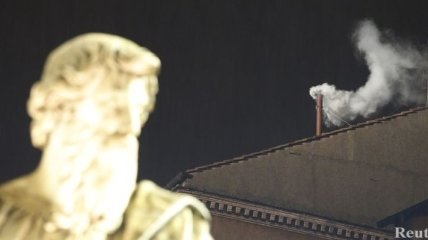 Папа Римский избран: над Ватиканом пустили белый дым