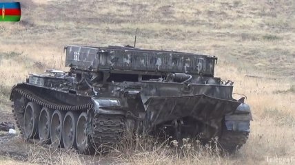 Прямиком в цель: Азербайджан показал свежие видео уничтожения бронетехники Армении в Нагорном Карабахе