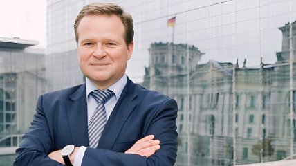 Новая антироссийская риторика, старые решения: почему ко Франку Швабе накапливаются вопросы