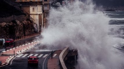 Ураган "Ксенофон" в Греции: пропало 3 человека