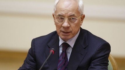 Азаров поручил губернаторам оптимизировать расходы