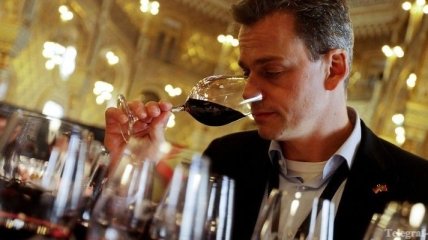 Вино предотвратит потерю слуха