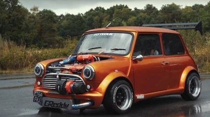 Британец превратил Mini Cooper в спорткар (Видео) 