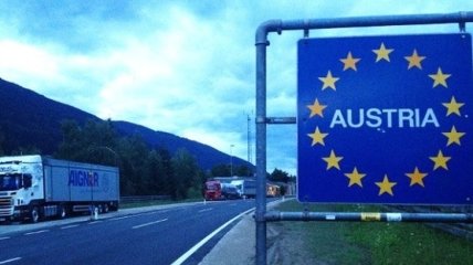 Австрія відкрила кордони з трьома країнами